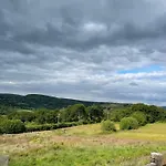 Three Bed Static Caravan With Fantastic Views And Hottub
