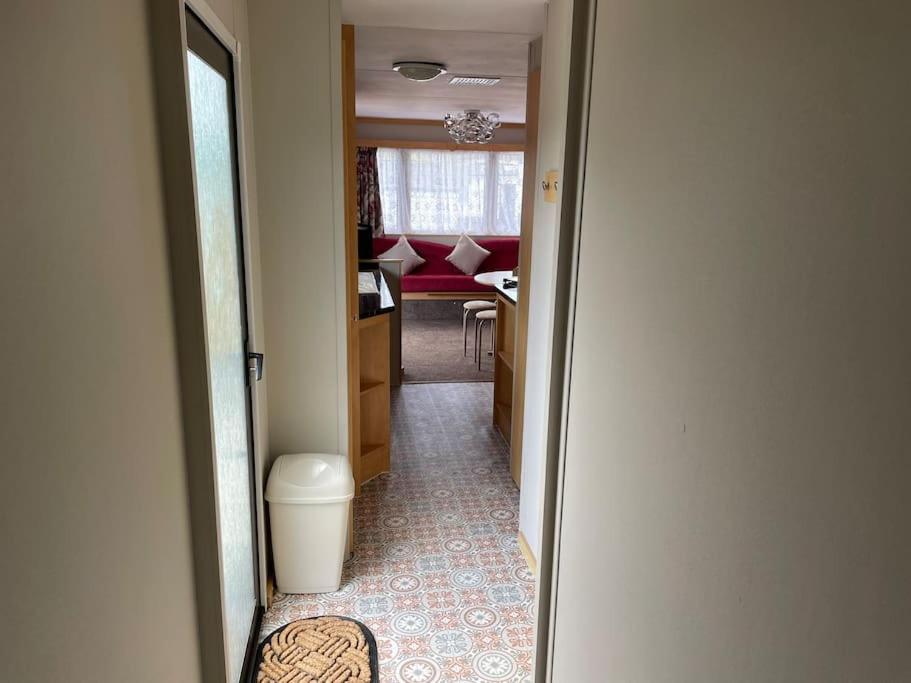 Three Bed Static Caravan With Fantastic Views And Hottub Holiday home